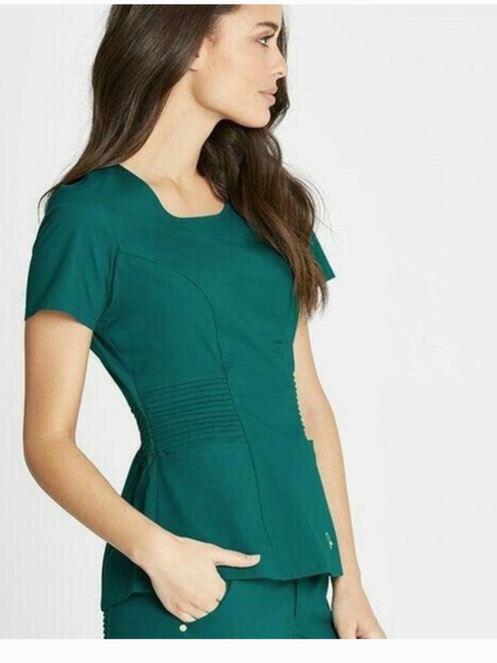 Jaanuu Green Medical Scrub Set (Top + Pants) – Women’s